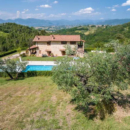 Isola Agroturismo SantʼUrbano